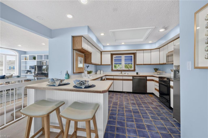 Photo 18 of 50 residential for sale in Virginia Beach virginia