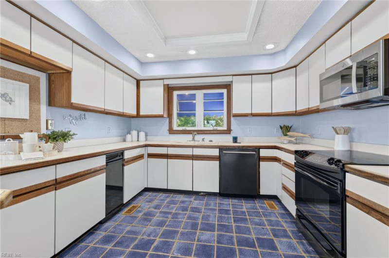 Photo 19 of 50 residential for sale in Virginia Beach virginia