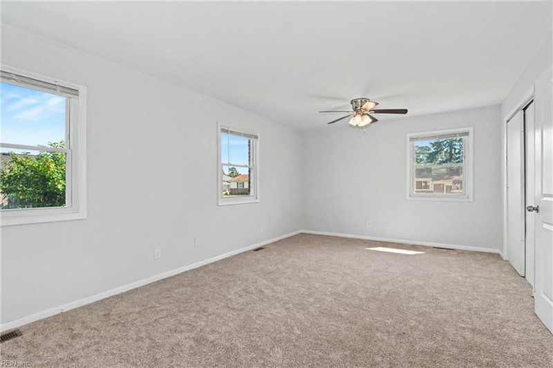 Photo 11 of 43 residential for sale in Portsmouth virginia