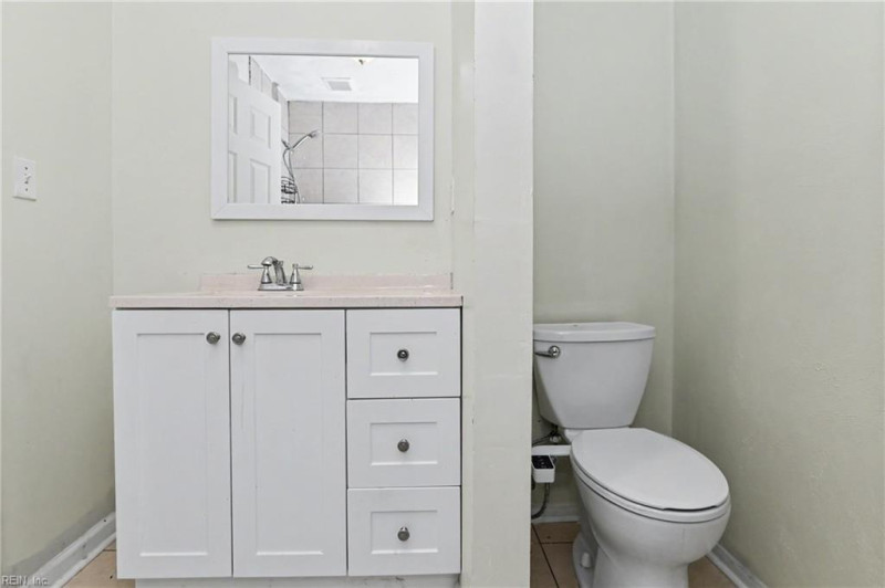 Photo 17 of 43 residential for sale in Portsmouth virginia
