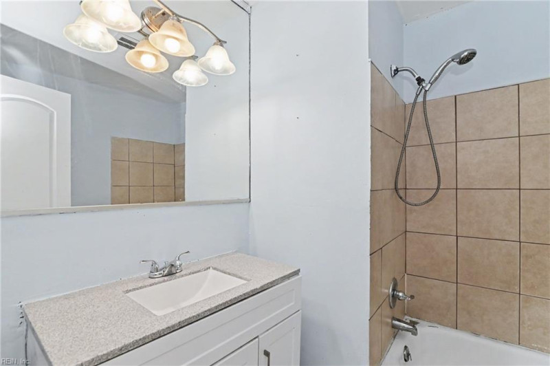 Photo 19 of 43 residential for sale in Portsmouth virginia