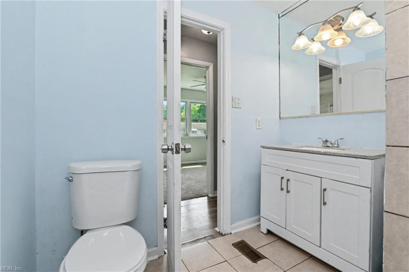 Photo 22 of 43 residential for sale in Portsmouth virginia