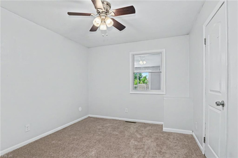 Photo 27 of 43 residential for sale in Portsmouth virginia