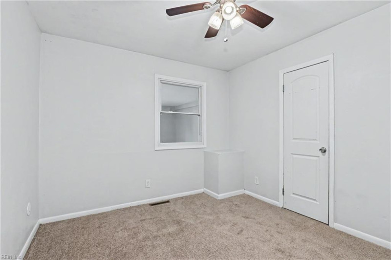 Photo 28 of 43 residential for sale in Portsmouth virginia