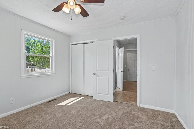 Photo 31 of 43 residential for sale in Portsmouth virginia