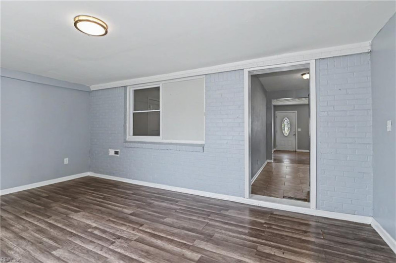 Photo 33 of 43 residential for sale in Portsmouth virginia