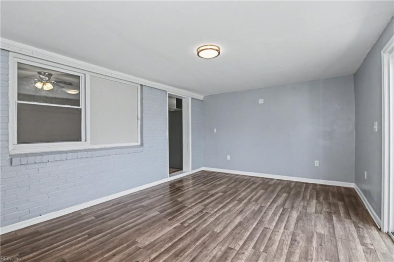 Photo 34 of 43 residential for sale in Portsmouth virginia