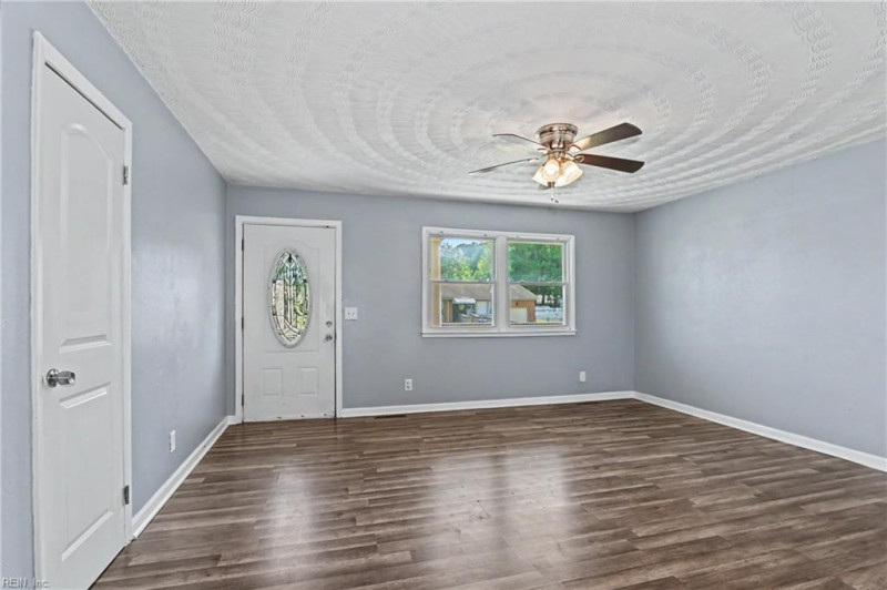 Photo 4 of 43 residential for sale in Portsmouth virginia
