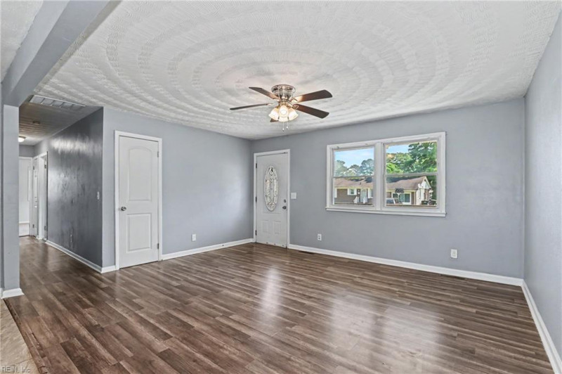 Photo 5 of 43 residential for sale in Portsmouth virginia
