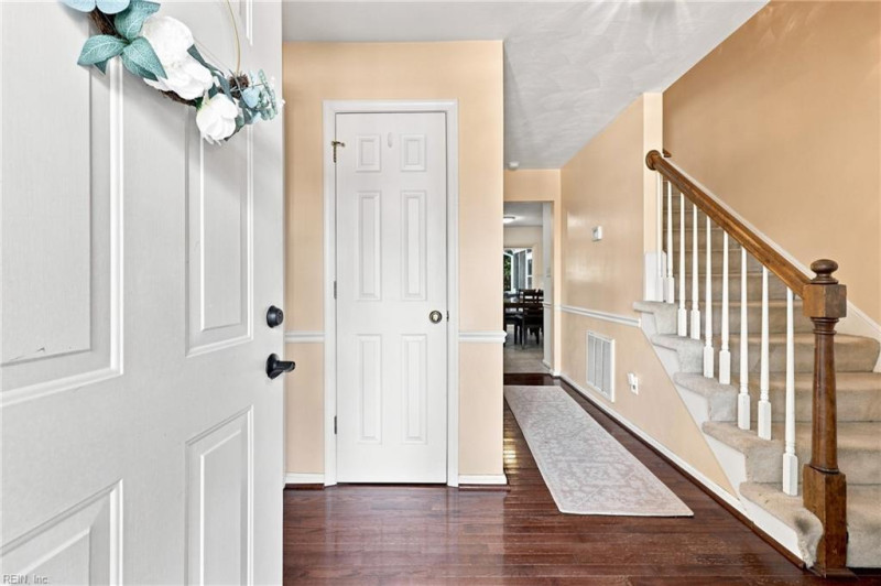 Photo 4 of 50 residential for sale in Chesapeake virginia Photo 4 of 50 residential for sale in Chesapeake virginia
