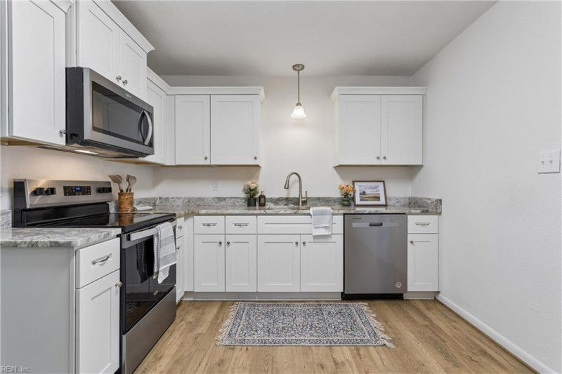 Photo 12 of 42 residential for sale in Williamsburg virginia