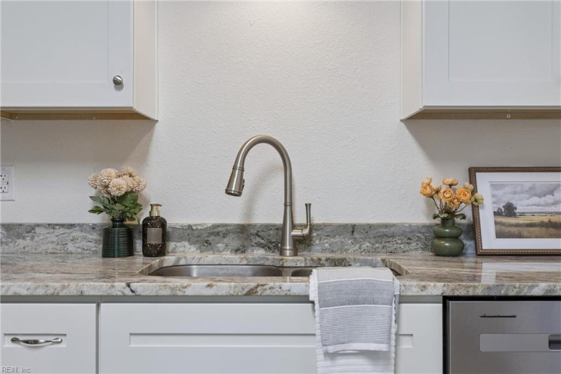 Photo 13 of 42 residential for sale in Williamsburg virginia