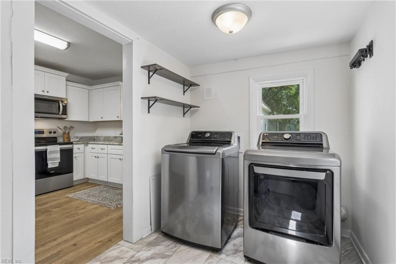 Photo 15 of 42 residential for sale in Williamsburg virginia
