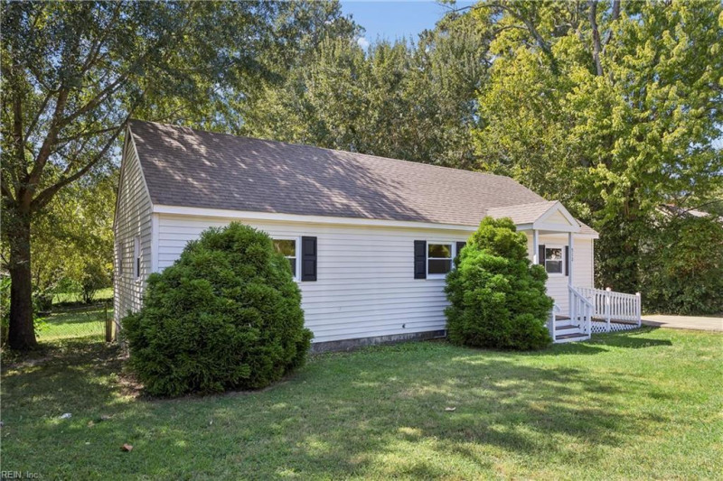 Photo 2 of 42 residential for sale in Williamsburg virginia