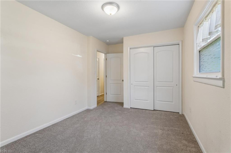 Photo 20 of 42 residential for sale in Williamsburg virginia