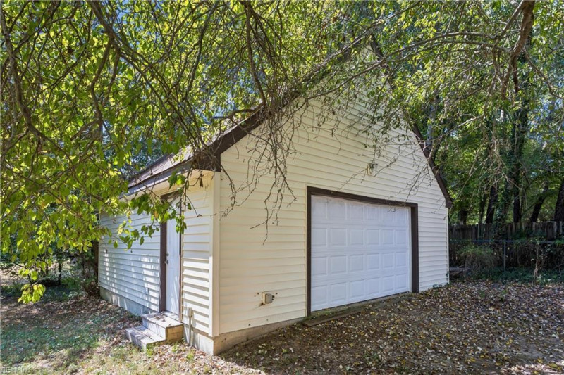Photo 36 of 42 residential for sale in Williamsburg virginia