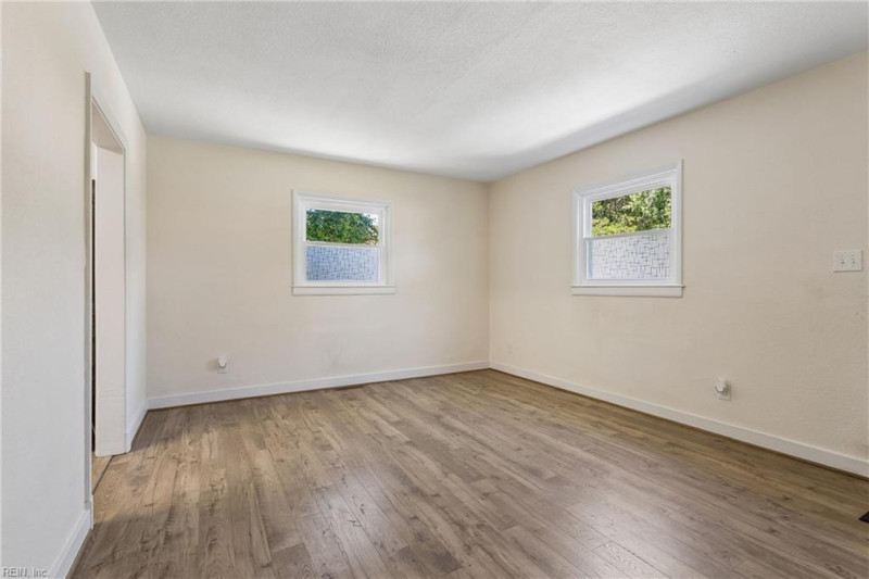 Photo 6 of 42 residential for sale in Williamsburg virginia