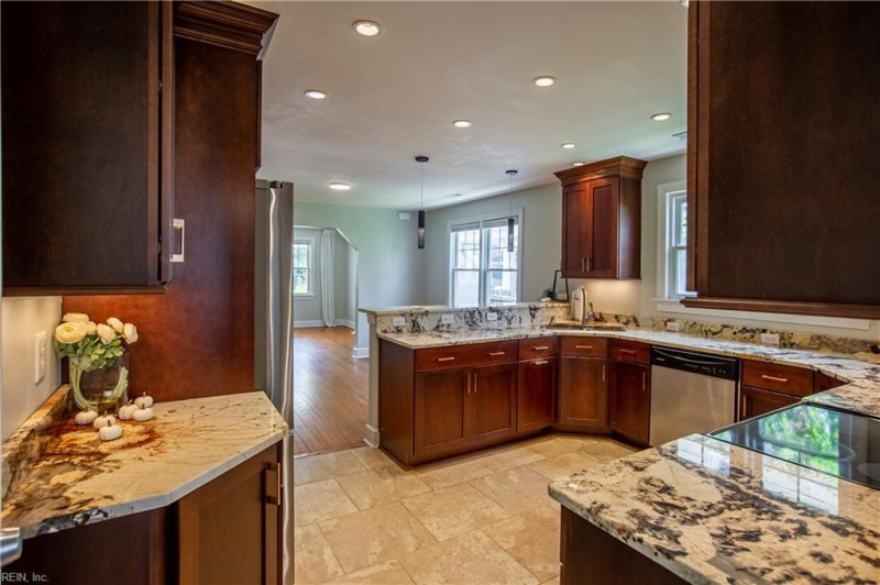 Photo 4 of 27 residential for sale in Chesapeake virginia Photo 4 of 27 residential for sale in Chesapeake virginia