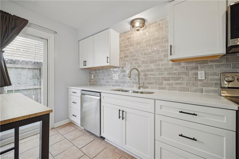 Photo 10 of 44 residential for sale in Virginia Beach virginia