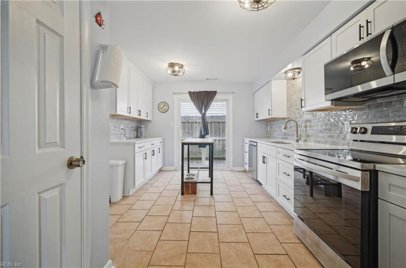 Photo 11 of 44 residential for sale in Virginia Beach virginia