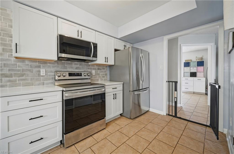 Photo 2 of 44 residential for sale in Virginia Beach virginia