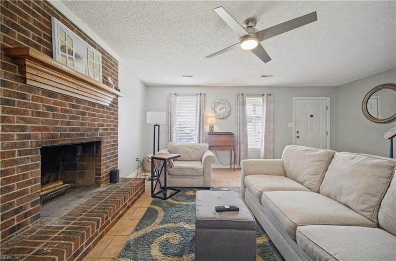 Photo 3 of 44 residential for sale in Virginia Beach virginia