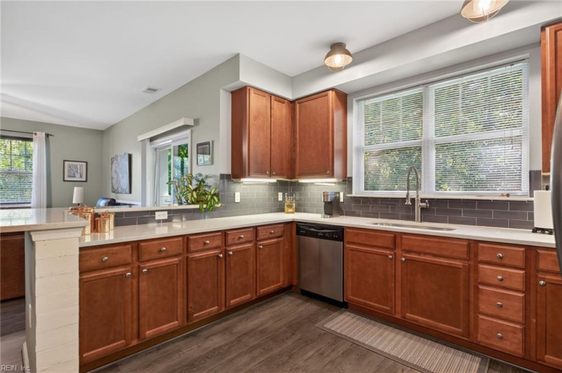 Photo 12 of 36 residential for sale in Virginia Beach virginia