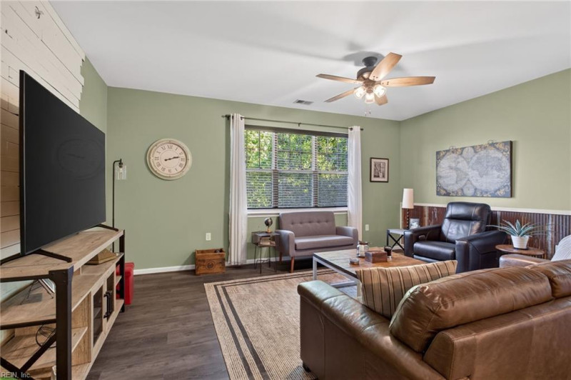 Photo 14 of 36 residential for sale in Virginia Beach virginia