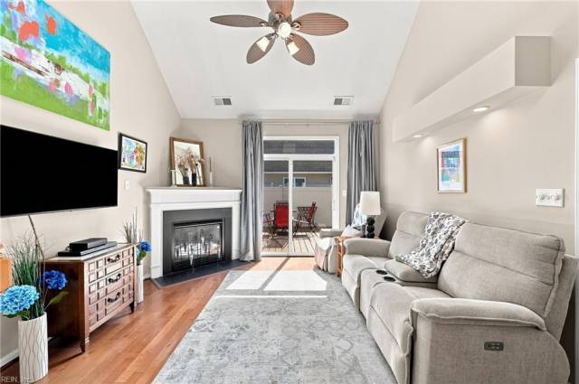Relax in the living room 