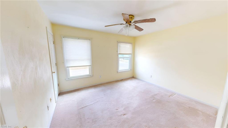 Photo 18 of 50 residential for sale in Chesapeake virginia