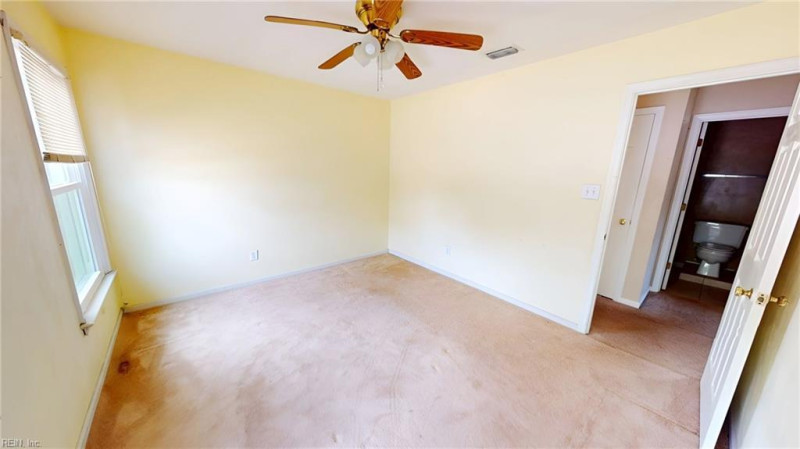 Photo 19 of 50 residential for sale in Chesapeake virginia