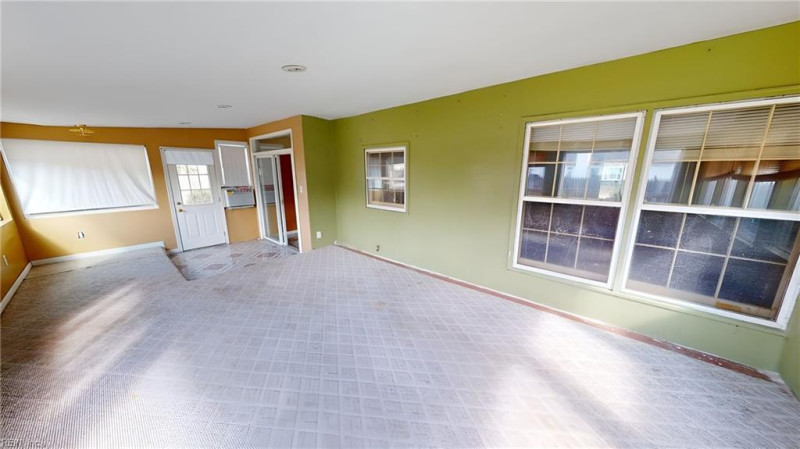 Photo 33 of 50 residential for sale in Chesapeake virginia