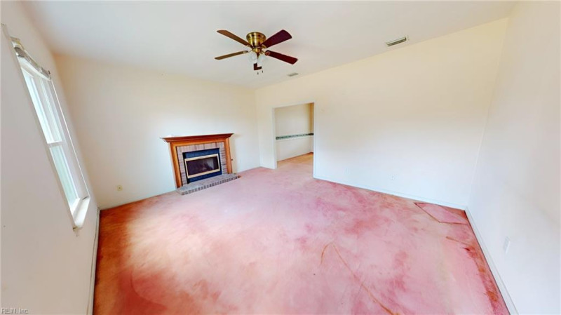 Photo 4 of 50 residential for sale in Chesapeake virginia