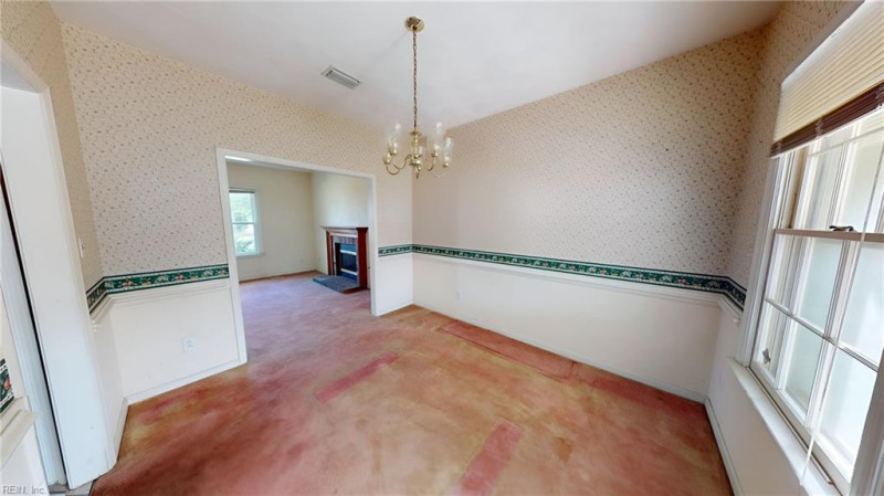 Photo 7 of 50 residential for sale in Chesapeake virginia