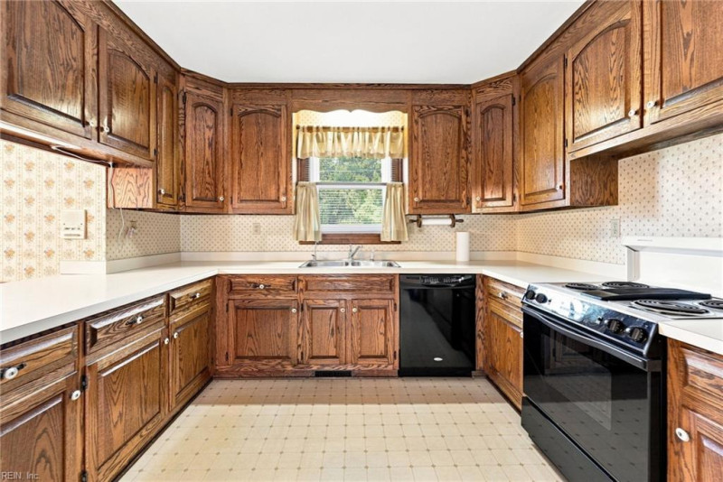 Photo 19 of 49 residential for sale in Chesapeake virginia Photo 19 of 49 residential for sale in Chesapeake virginia