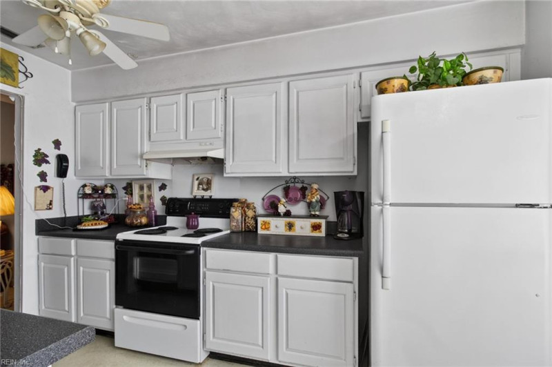 Photo 12 of 29 residential for sale in Chesapeake virginia