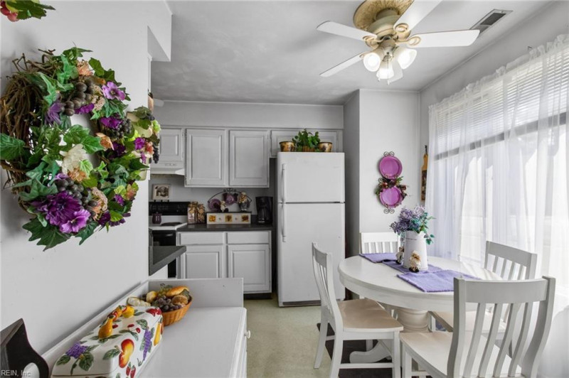 Photo 16 of 29 residential for sale in Chesapeake virginia