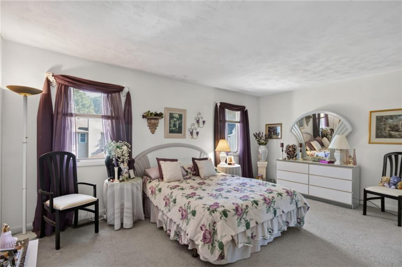 Photo 18 of 29 residential for sale in Chesapeake virginia