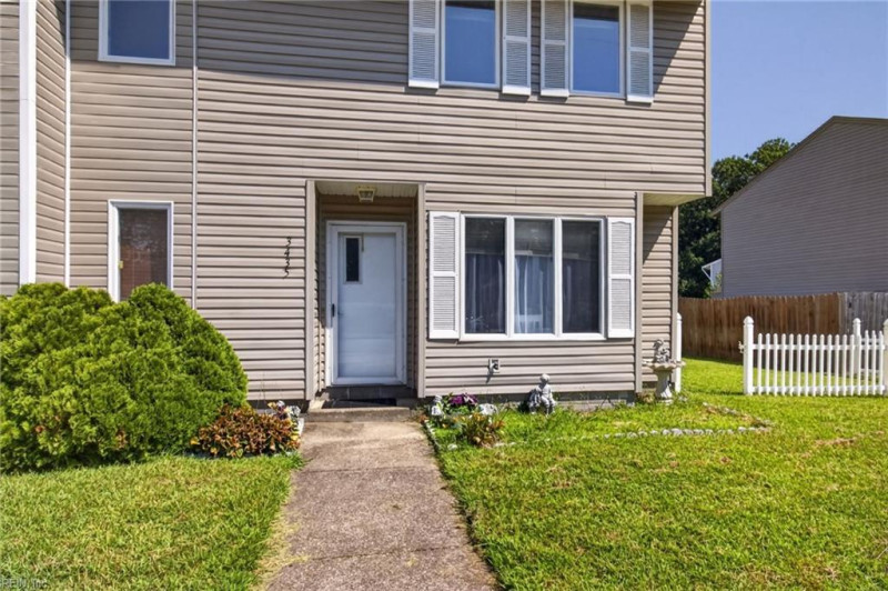 Photo 2 of 29 residential for sale in Chesapeake virginia