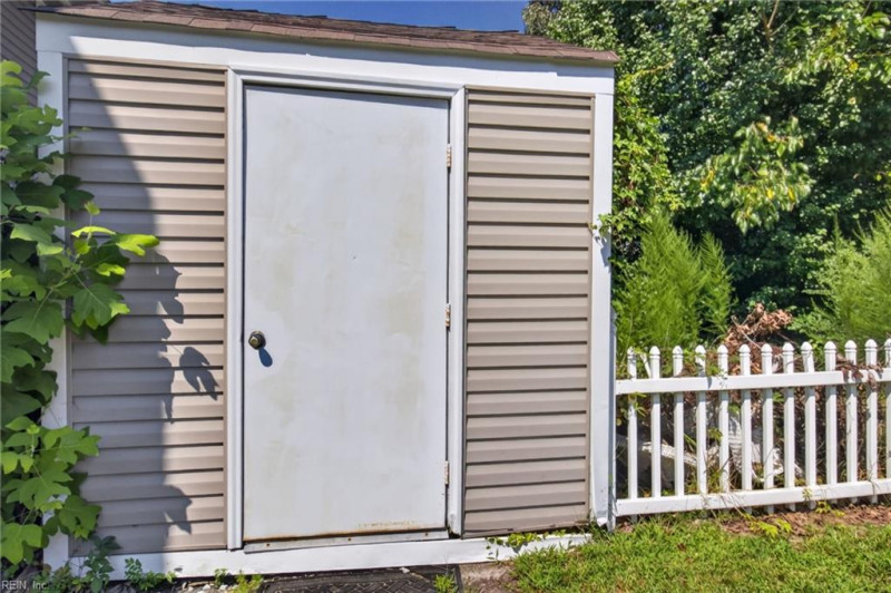 Photo 26 of 29 residential for sale in Chesapeake virginia