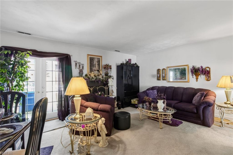 Photo 3 of 29 residential for sale in Chesapeake virginia