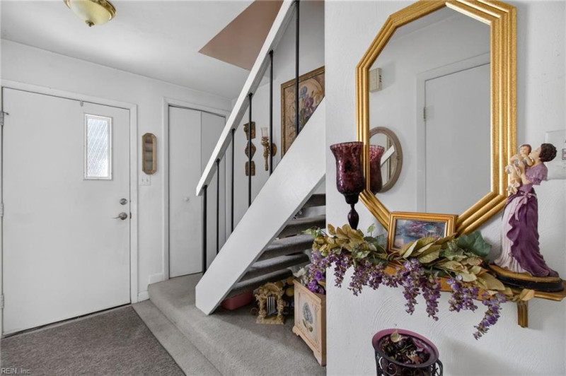 Photo 5 of 29 residential for sale in Chesapeake virginia