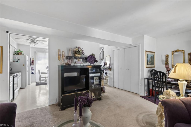 Photo 7 of 29 residential for sale in Chesapeake virginia