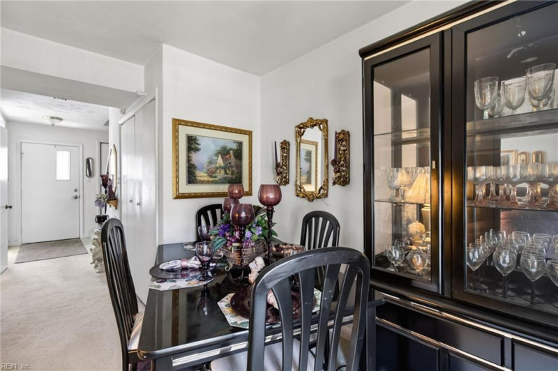 Photo 9 of 29 residential for sale in Chesapeake virginia