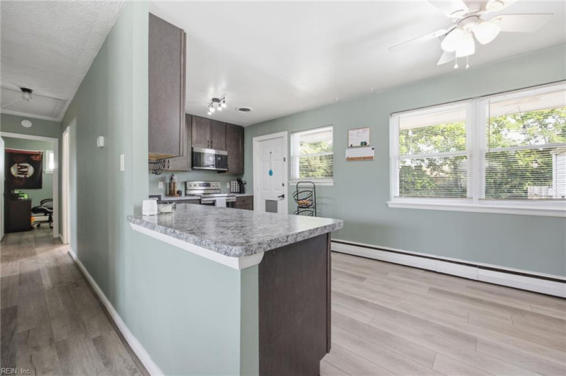 Photo 11 of 33 residential for sale in Norfolk virginia