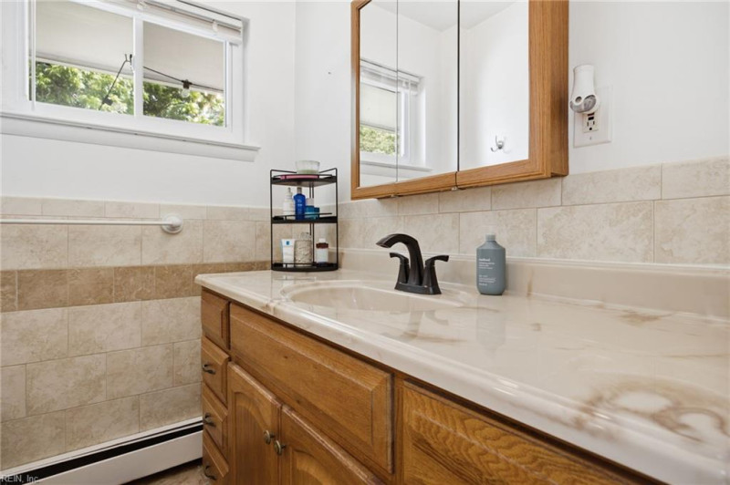 Photo 16 of 33 residential for sale in Norfolk virginia