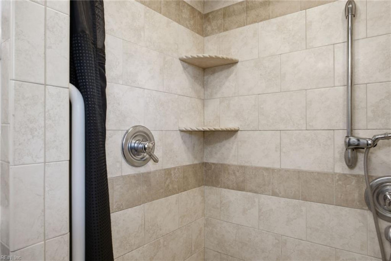 Photo 17 of 33 residential for sale in Norfolk virginia
