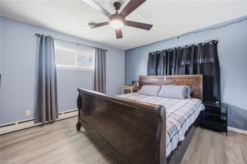Photo 18 of 33 residential for sale in Norfolk virginia
