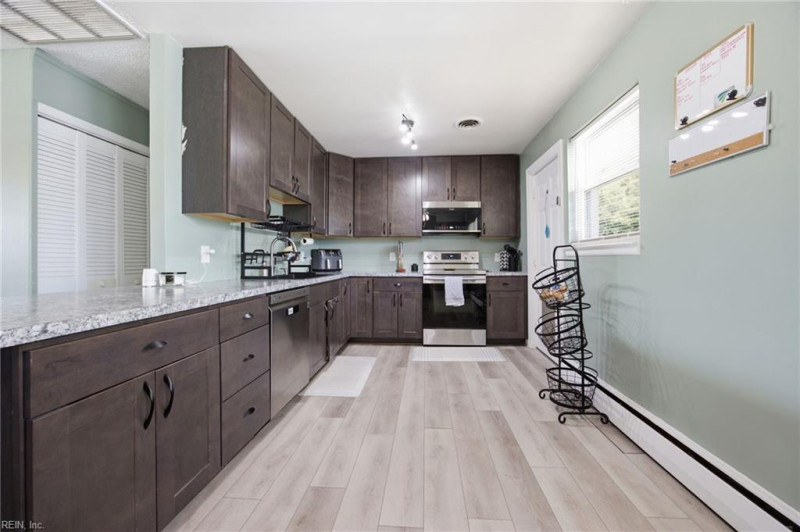 Photo 5 of 33 residential for sale in Norfolk virginia