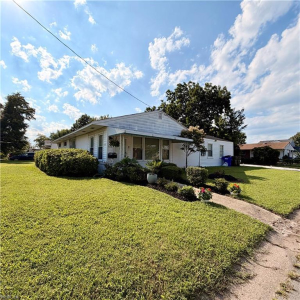 Photo 8 of 33 residential for sale in Norfolk virginia